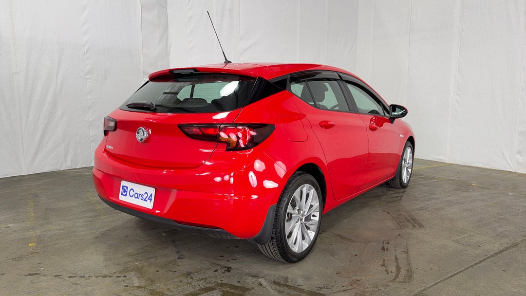 Right Back Diagonal (45- Degree) View