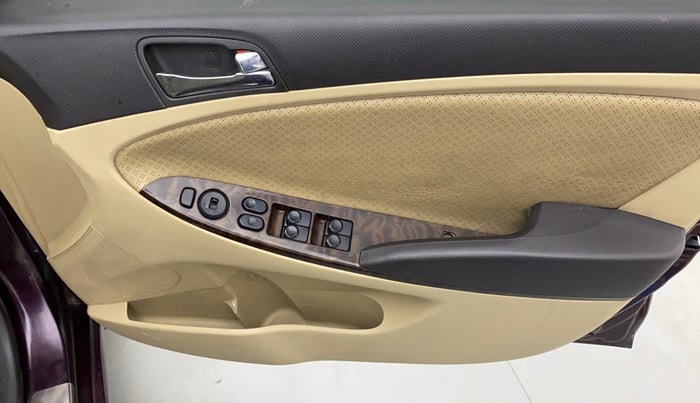 2011 Hyundai Verna FLUIDIC 1.6 CRDI EX, Diesel, Manual, 83,963 km, Driver Side Door Panels Control