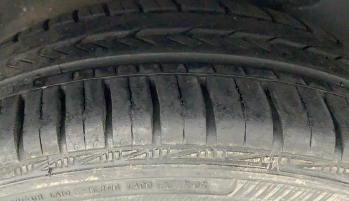 2011 Toyota Etios Liva V, Petrol, Manual, 46,096 km, Left Rear Tyre Tread