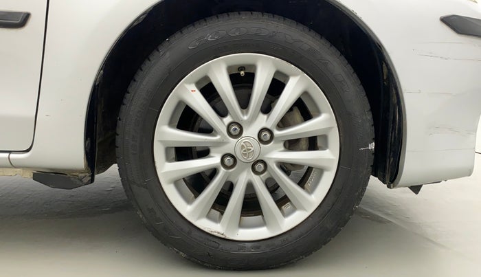2011 Toyota Etios Liva V, Petrol, Manual, 46,096 km, Right Front Wheel