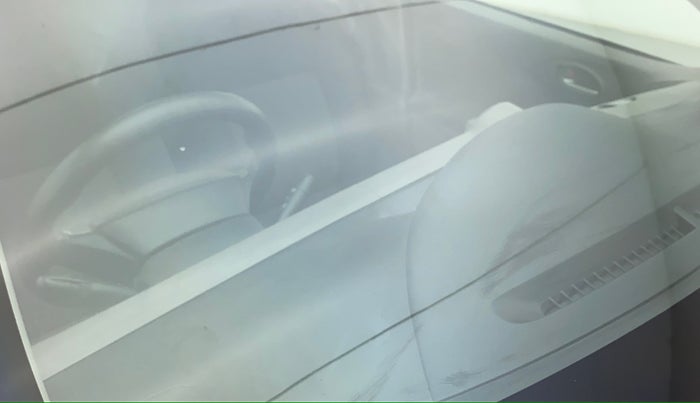 2011 Toyota Etios Liva V, Petrol, Manual, 46,096 km, Front windshield - Minor spot on windshield