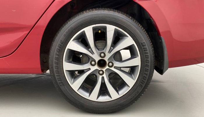 2016 Hyundai Verna 1.6 VTVT SX AT, Petrol, Automatic, 34,108 km, Left Rear Wheel