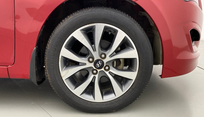 2016 Hyundai Verna 1.6 VTVT SX AT, Petrol, Automatic, 34,108 km, Right Front Wheel