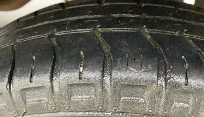 2019 Maruti Eeco 5 STR WITH A/C+HTR, Petrol, Manual, 47,246 km, Left Rear Tyre Tread