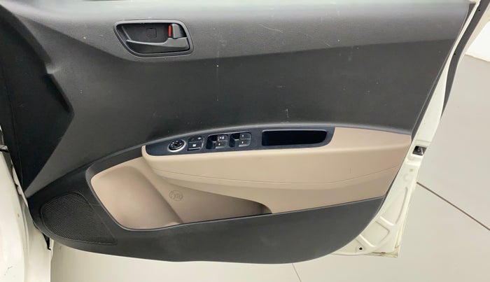 2016 Hyundai Grand i10 MAGNA 1.2 KAPPA VTVT, Petrol, Manual, 38,428 km, Driver Side Door Panels Control