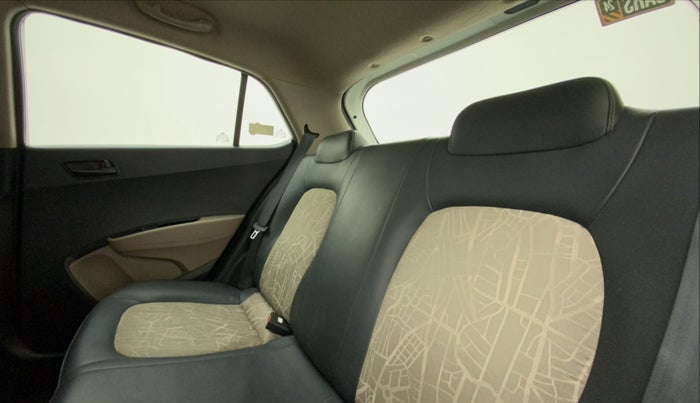2016 Hyundai Grand i10 MAGNA 1.2 KAPPA VTVT, Petrol, Manual, 38,428 km, Right Side Rear Door Cabin