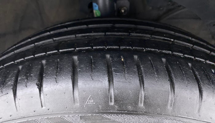2019 Maruti Baleno ZETA PETROL 1.2, Petrol, Manual, 9,469 km, Right Front Tyre Tread