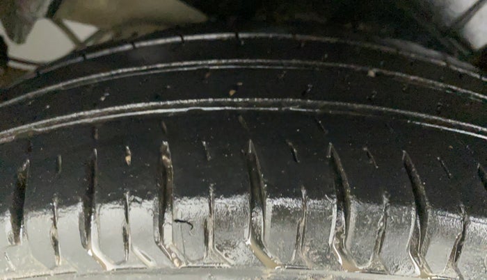 2019 Maruti Dzire VXI, Petrol, Manual, 31,908 km, Left Rear Tyre Tread
