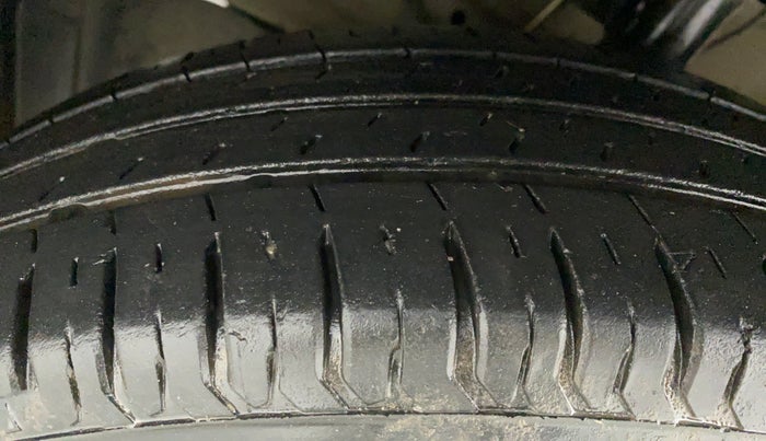 2019 Maruti Dzire VXI, Petrol, Manual, 31,908 km, Left Front Tyre Tread