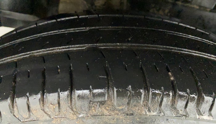2019 Maruti Dzire VXI, Petrol, Manual, 31,908 km, Right Rear Tyre Tread