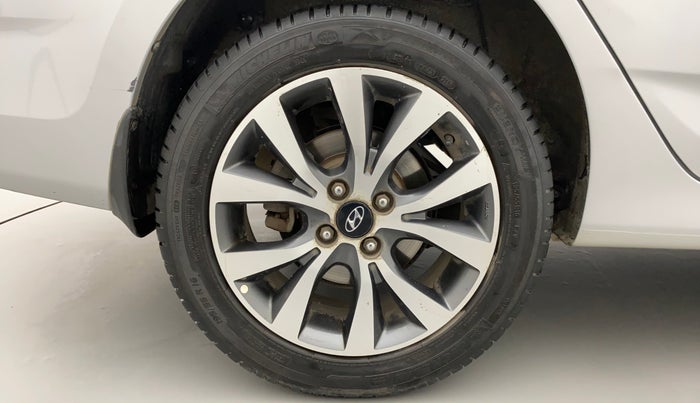 2014 Hyundai Verna FLUIDIC 1.6 CRDI SX, Diesel, Manual, 57,182 km, Right Rear Wheel