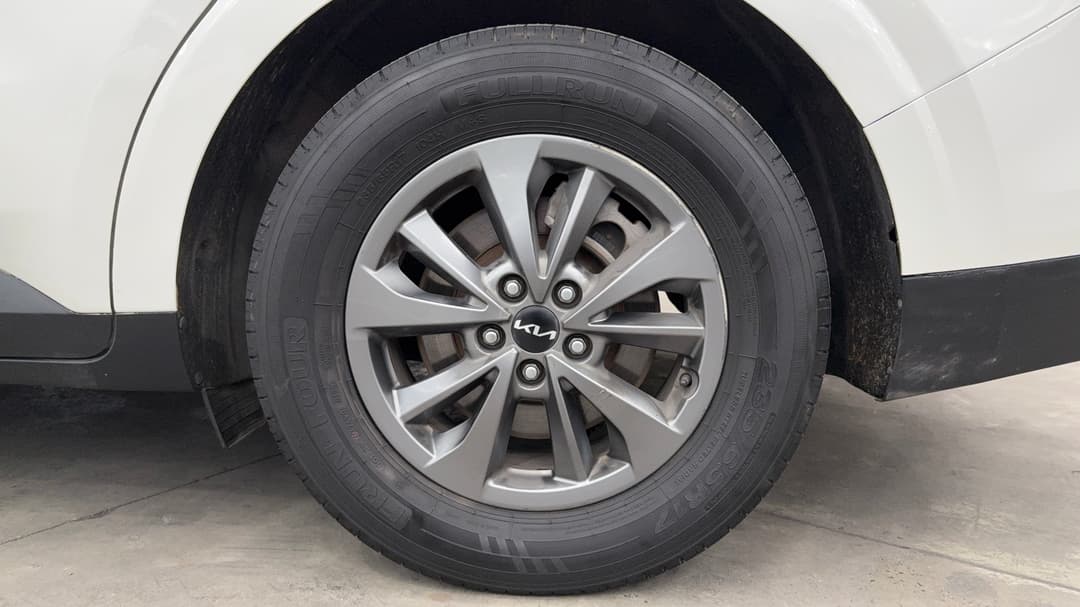 2022 Kia Carnival S, Automatic, 85981 km, Left Rear Wheel
