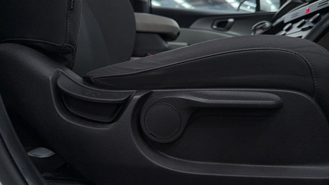 2022 Kia Carnival S, Automatic, 85981 km, Drivers Side Adjustment Panel