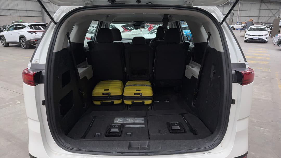 2022 Kia Carnival S, Automatic, 85981 km, Boot Inside View with Luggage
