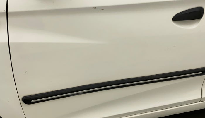 2016 Hyundai Eon SPORTZ, Petrol, Manual, 56,431 km, Front passenger door - Minor scratches