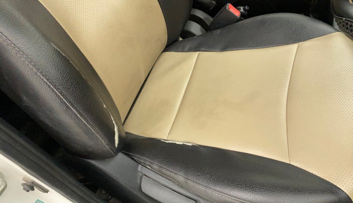 2016 Hyundai Eon SPORTZ, Petrol, Manual, 56,431 km, Driver seat - Cover slightly torn