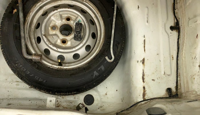 2016 Hyundai Eon SPORTZ, Petrol, Manual, 56,431 km, Boot floor - Slight discoloration