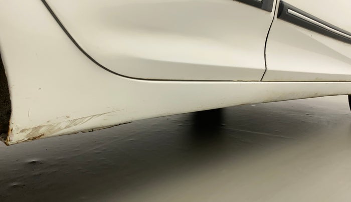 2016 Hyundai Eon SPORTZ, Petrol, Manual, 56,431 km, Right running board - Minor scratches