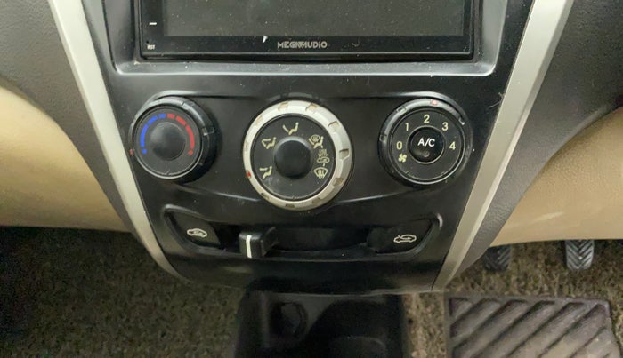 2016 Hyundai Eon SPORTZ, Petrol, Manual, 56,431 km, Dashboard - Air Re-circulation knob is not working