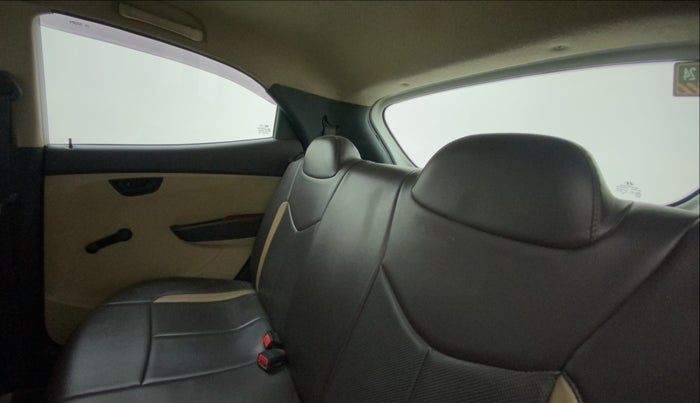 2016 Hyundai Eon SPORTZ, Petrol, Manual, 56,431 km, Right Side Rear Door Cabin
