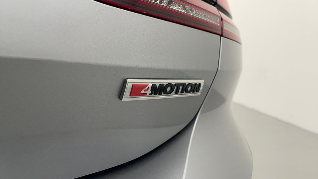 Badge (Boot Right Side)