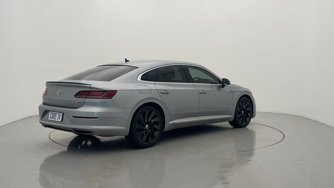 Right Back Diagonal (45- Degree) View