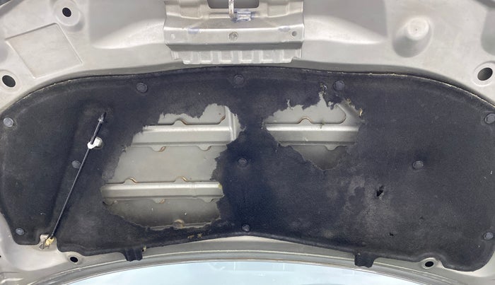 2017 Maruti Baleno DELTA DIESEL 1.3, Diesel, Manual, 53,085 km, Bonnet (hood) - Insulation cover has minor damage
