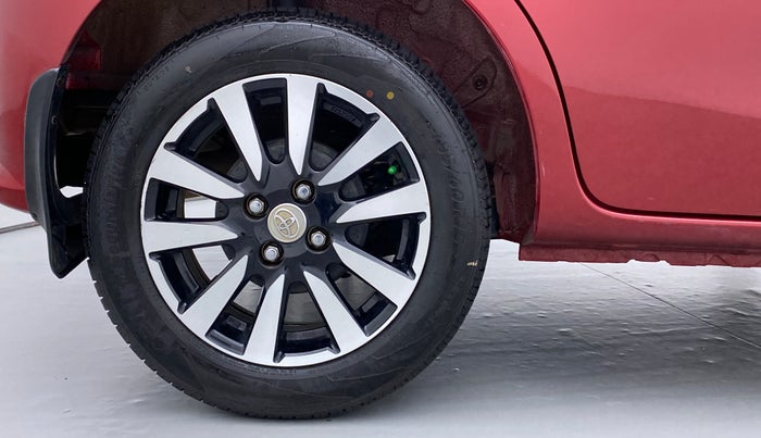 2018 Toyota Etios Liva V DUAL TONE, Petrol, Manual, 49,851 km, Right Rear Wheel