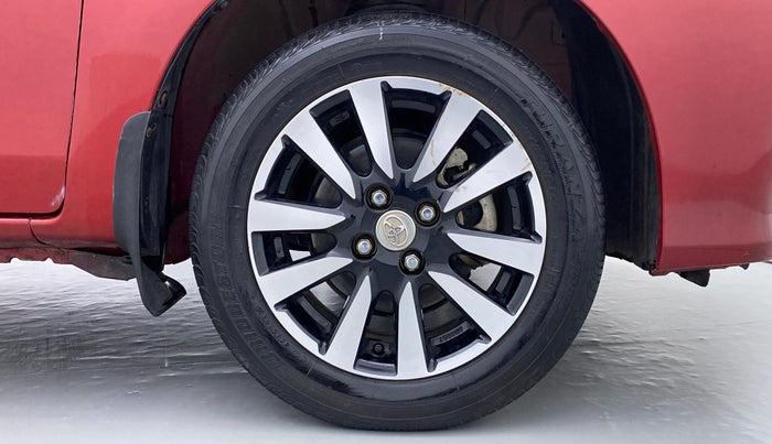 2018 Toyota Etios Liva V DUAL TONE, Petrol, Manual, 49,851 km, Right Front Wheel