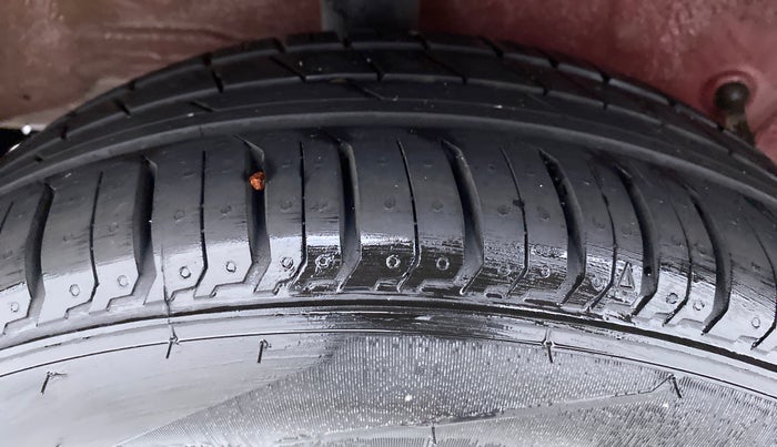 2018 Toyota Etios Liva V DUAL TONE, Petrol, Manual, 49,851 km, Right Rear Tyre Tread