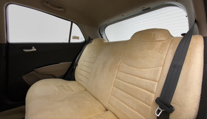 2015 Hyundai Grand i10 SPORTZ 1.1 CRDI, Diesel, Manual, 47,626 km, Right Side Rear Door Cabin