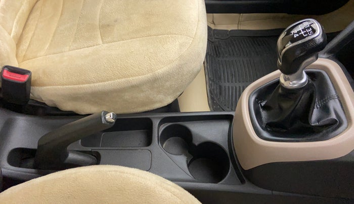 2015 Hyundai Grand i10 SPORTZ 1.1 CRDI, Diesel, Manual, 47,626 km, Gear Lever