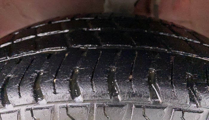 2017 Maruti Alto 800 LXI, Petrol, Manual, 34,269 km, Left Front Tyre Tread