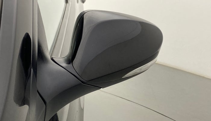 2016 Hyundai Verna FLUIDIC 1.6 SX VTVT, Petrol, Manual, 31,533 km, Left rear-view mirror - Minor folding noise