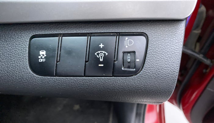 2017 Hyundai New Elantra 2.0 SX (O) MT, Petrol, Manual, 85,727 km, Dashboard - Headlight height adjustment not working