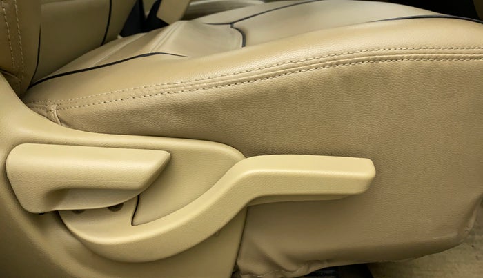 2016 Honda Amaze 1.2 SX MT I VTEC, Petrol, Manual, 48,548 km, Driver Side Adjustment Panel