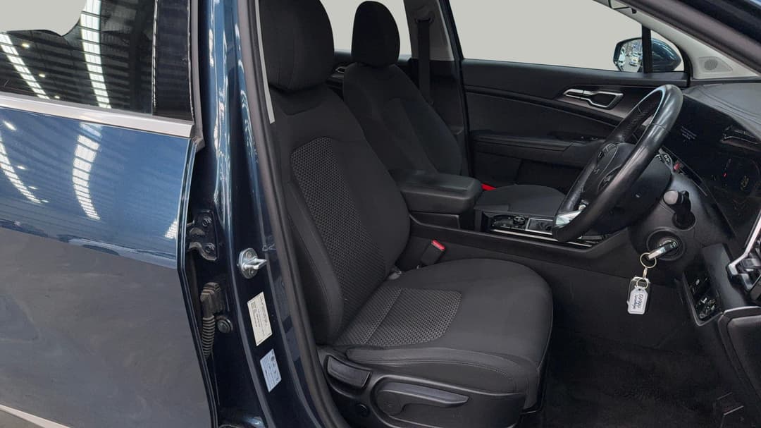 2022 Kia Sportage Sx (FWD), Automatic, 61897 km, Right Side Front Door Cabin View