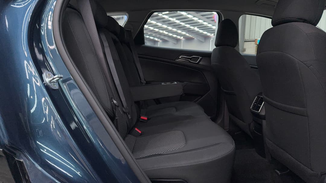 2022 Kia Sportage Sx (FWD), Automatic, 61897 km, Right Side Rear Door Cabin View