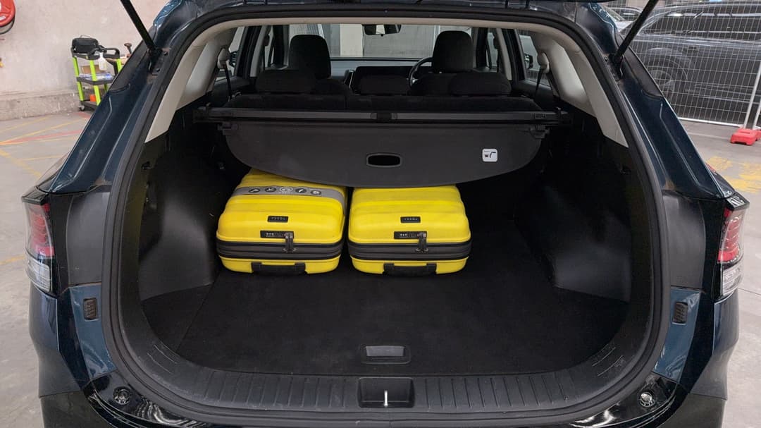 2022 Kia Sportage Sx (FWD), Automatic, 61897 km, Boot Inside View with Luggage