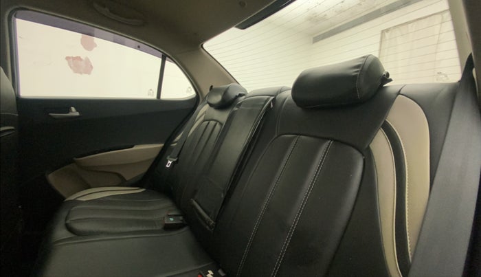 2015 Hyundai Xcent SX 1.2, Petrol, Manual, 64,152 km, Right Side Rear Door Cabin