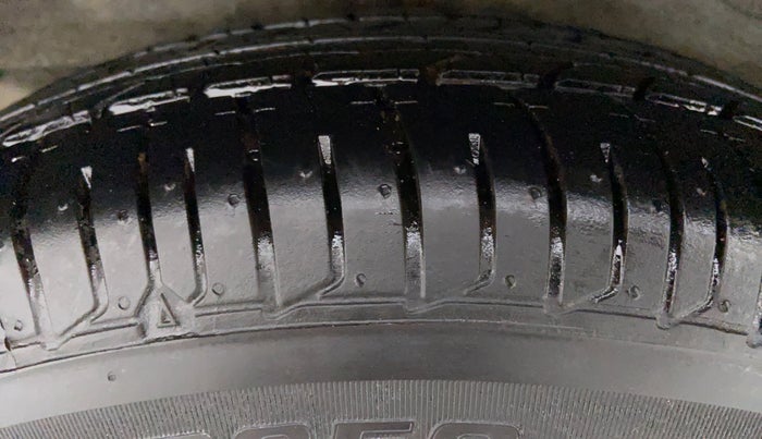 2014 Hyundai i10 MAGNA 1.1 IRDE2, Petrol, Manual, 14,201 km, Right Rear Tyre Tread