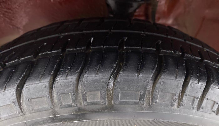 2018 Maruti Alto 800 LXI, Petrol, Manual, 32,468 km, Left Front Tyre Tread