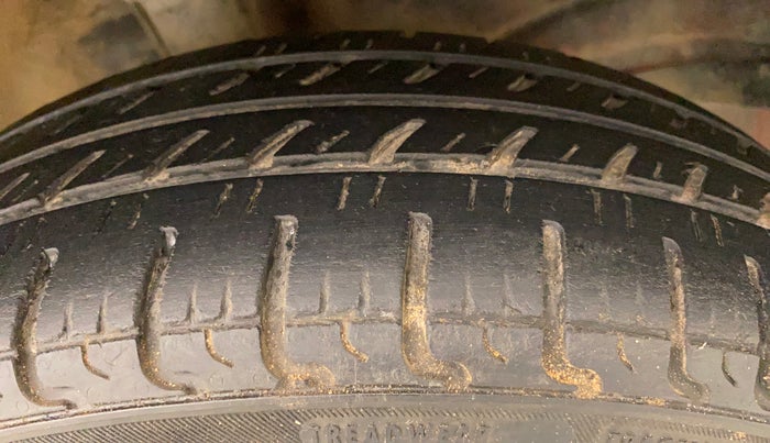 2015 Maruti Wagon R 1.0 VXI, Petrol, Manual, 52,228 km, Right Front Tyre Tread