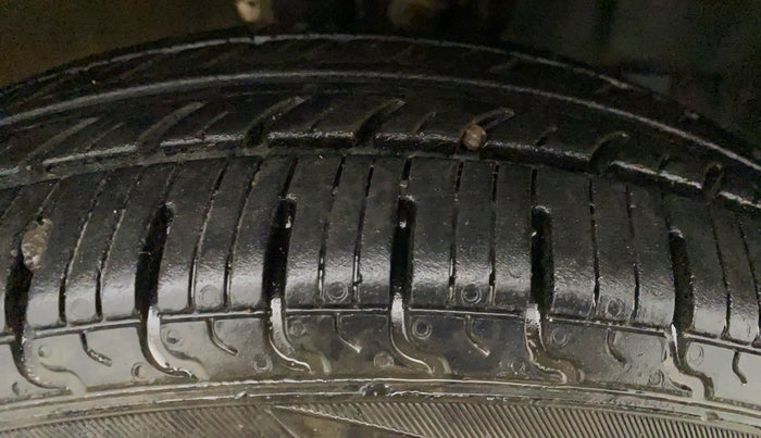 2019 Maruti New Wagon-R LXI CNG (O) 1.0, CNG, Manual, 60,155 km, Right Front Tyre Tread