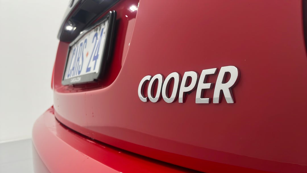 Badge (Boot Right Side)