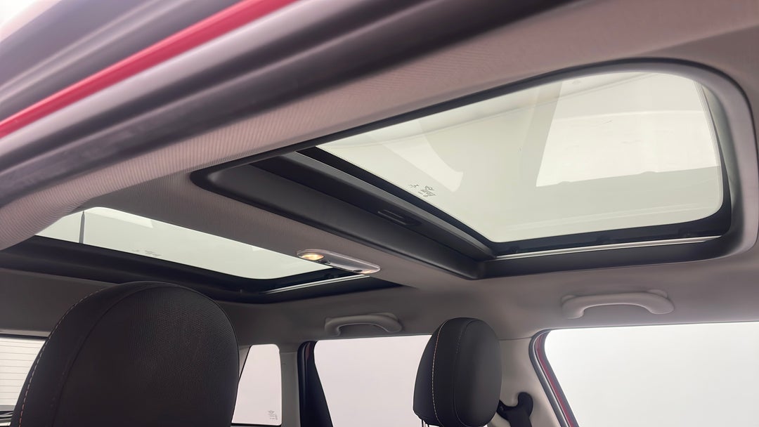 Interior Sunroof/Moonroof