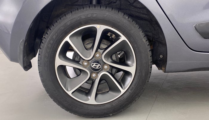 2018 Hyundai Grand i10 SPORTZ AT 1.2 KAPPA VTVT, Petrol, Automatic, 42,433 km, Right Rear Wheel
