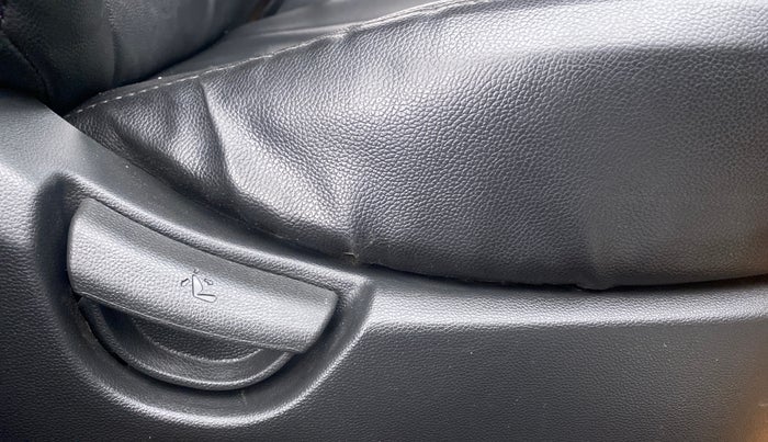 2018 Hyundai Grand i10 SPORTZ AT 1.2 KAPPA VTVT, Petrol, Automatic, 42,433 km, Driver Side Adjustment Panel