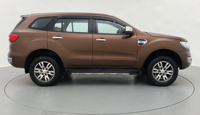 2016 Ford Endeavour 3.2l 4X4 AT Titanium, Diesel, Automatic, 76,409 km, Right Side View