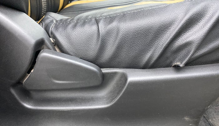 2018 Datsun Redi Go GOLD LIMITED EDITION, Petrol, Manual, 77,498 km, Driver Side Adjustment Panel